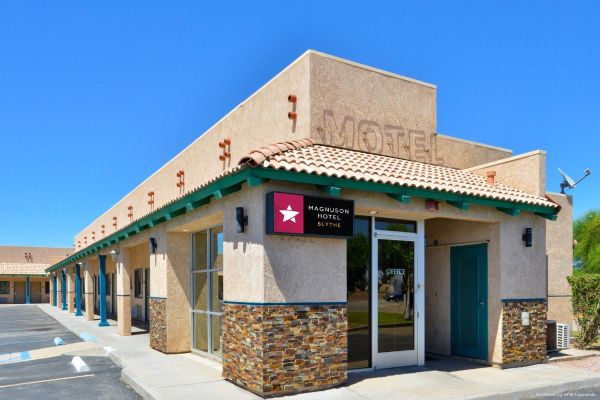 M STAR INN AND SUITES BLYTHE (Blythe)
